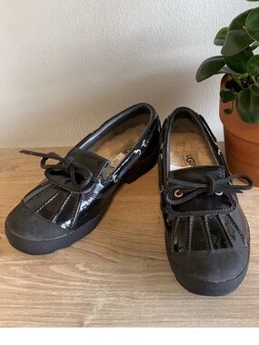 UGG Ashdale Waterproof Duck Boots / Shoes - leather & rubber - size 8.5